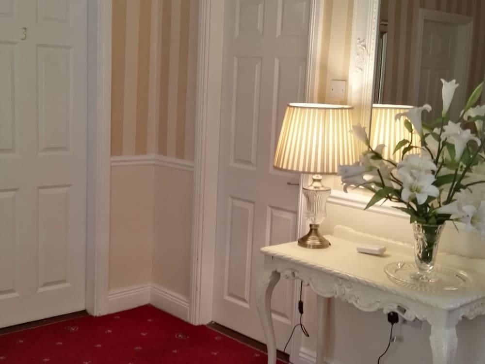 Hazelbrook Bed & Breakfast 3*