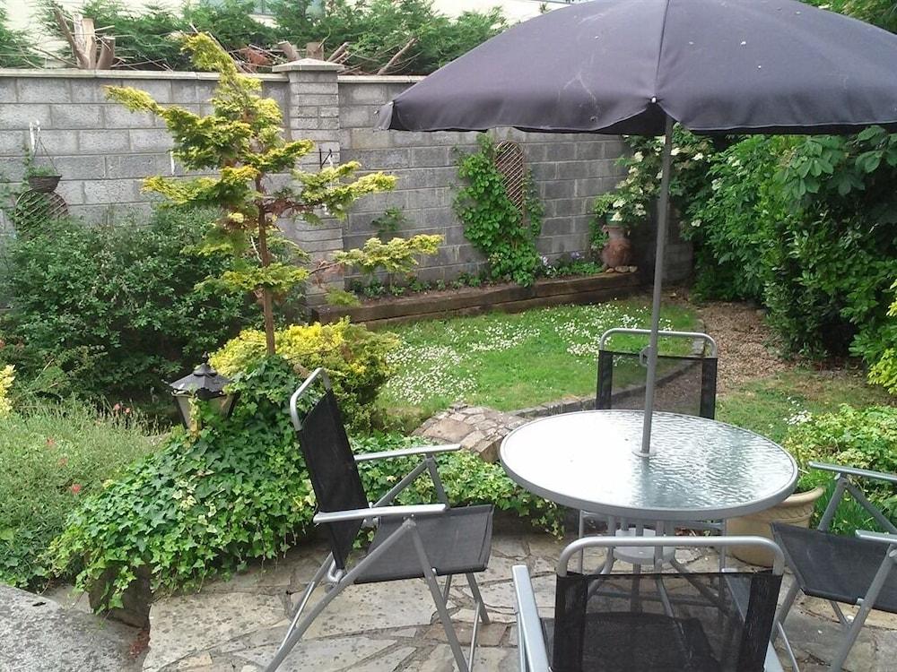 Hazelbrook Bed & Breakfast 3*