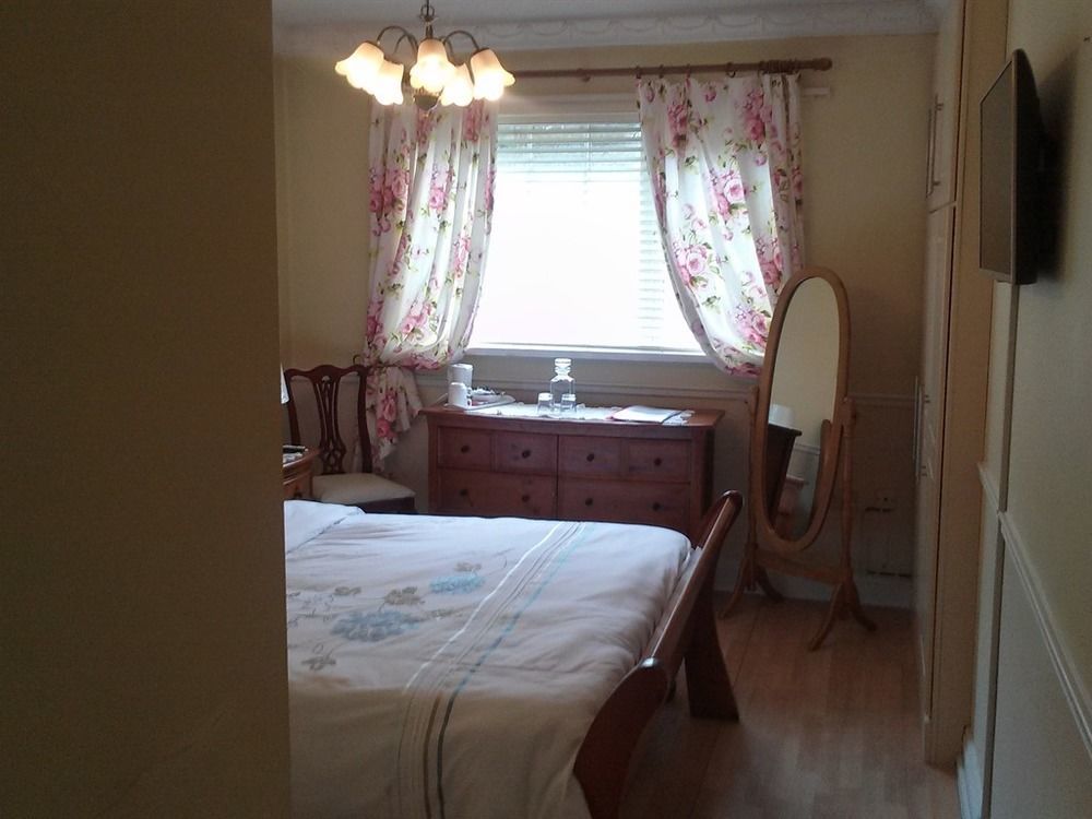 Hazelbrook Bed & Breakfast 3*